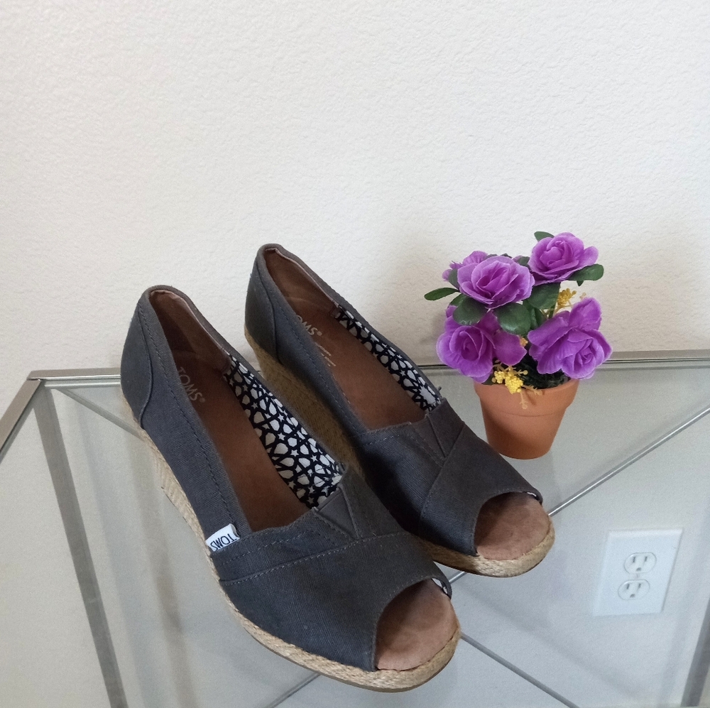 Toms Peep Toe Espadrille Grey Canvas Wedge Size 7